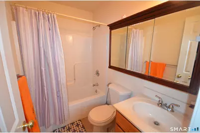 1376 Chopsey Hill Road, Bridgeport, CT 06606 - Photo 23