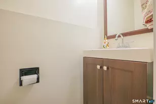 32 Deer Run, Bethel, CT 06801 - Photo 7