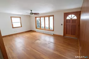 2 Sharren Ln, Enfield, CT 06082 - Photo 3