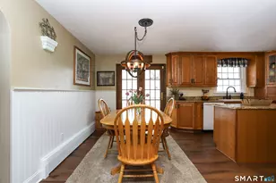 8 Housman St, Danbury, CT 06810 - Photo 9