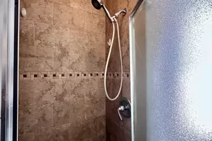 1082 Townsend Ave, New Haven, CT 06512 - Photo 9