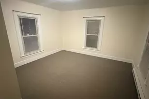 31 Coe St, Waterbury, CT 06704 - Photo 7