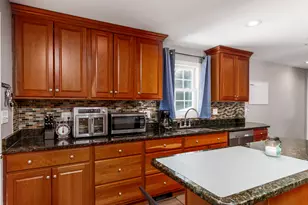 190 Elmwood Dr, Meriden, CT 06450 - Photo 17