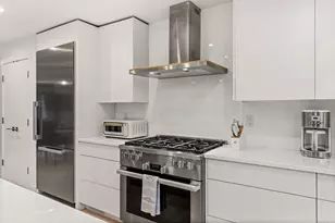 200 Hillspoint Rd, Westport, CT 06880 - Photo 15