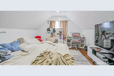 243 Sunshine Circle, Bridgeport, CT 06606 - Photo 11