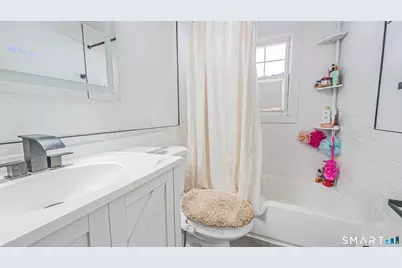 243 Sunshine Circle, Bridgeport, CT 06606 - Photo 7