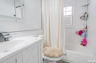 243 Sunshine Cir, Bridgeport, CT 06606 - Photo 7