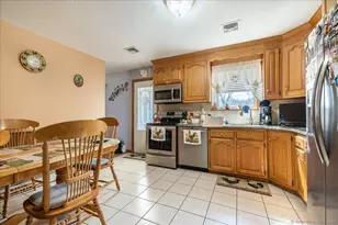 810 Roosevelt Dr, Derby, CT 06418 - Photo 11