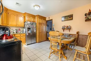 810 Roosevelt Dr, Derby, CT 06418 - Photo 13