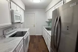 2 Concorde Way, Windsor Locks, CT 06096 - Photo 5