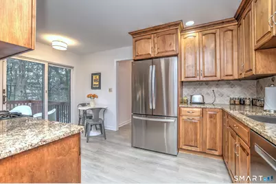 690 Forest Road #651, West Haven, CT 06516 - Photo 19