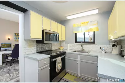 315 Heritage Village #B, Southbury, CT 06488 - Photo 5