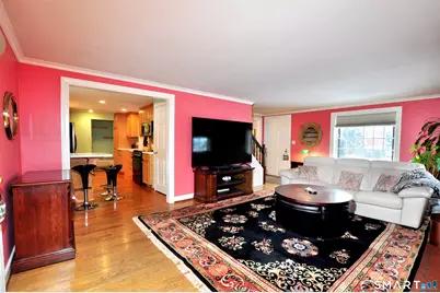 22 Tunxis Road, West Hartford, CT 06107 - Photo 11