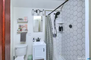 117 Nash Ln, Bridgeport, CT 06605 - Photo 17