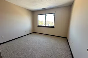 630 Longfellow Dr, Branford, CT 06405 - Photo 15