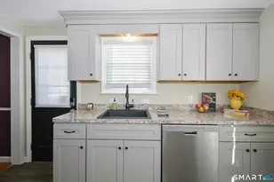 86 Doane St, Manchester, CT 06042 - Photo 3