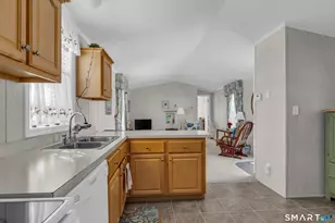 1 Jensen Ct, Southington, CT 06489 - Photo 5