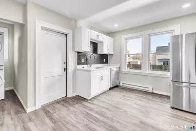 126 Thomas Street, West Hartford, CT 06119 - Photo 17