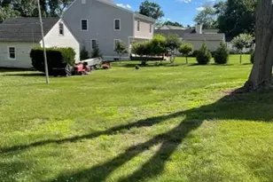 77 Crestwood Rd, Fairfield, CT 06824 - Photo 11