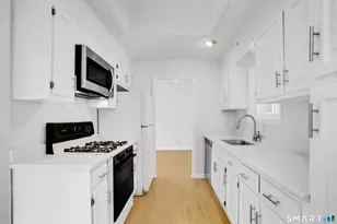 3432 Old Town Rd, Bridgeport, CT 06606 - Photo 11