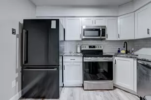 11 Concorde Way, Windsor Locks, CT 06096 - Photo 9