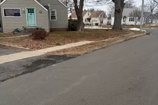 65 Eastern Pkwy, Milford, CT 06460 - Photo 9