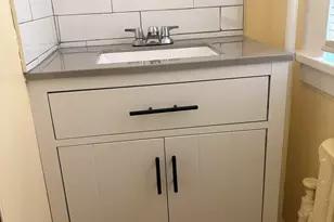 252 Maplewood Ave, Bridgeport, CT 06605 - Photo 7