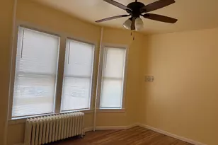 252 Maplewood Ave, Bridgeport, CT 06605 - Photo 9