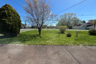 202 Reed Ave, Windsor Locks, CT 06096 - Photo 15