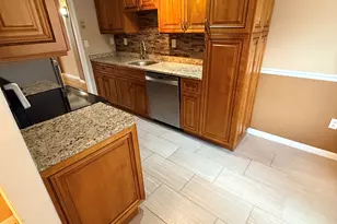 23 Margo Ct, Cromwell, CT 06416 - Photo 3