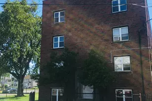 305 Parrott Ave, Bridgeport, CT 06606 - Photo 1