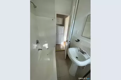 305 Parrott Avenue #1A, Bridgeport, CT 06606 - Photo 3