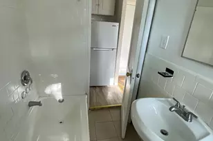 305 Parrott Ave, Bridgeport, CT 06606 - Photo 3