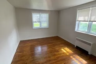 305 Parrott Ave, Bridgeport, CT 06606 - Photo 5