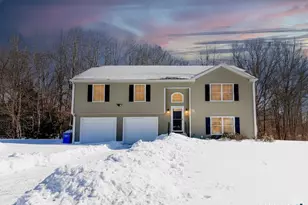 11 Brookside Dr, Plainfield, CT 06374 - Photo 1