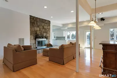 192 Frenchtown Road, Bridgeport, CT 06606 - Photo 17