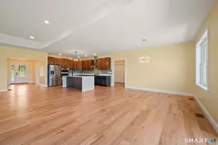 300 Gardner St, Manchester, CT 06040 - Photo 9