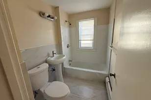 15 Beacon St, Hartford, CT 06105 - Photo 5