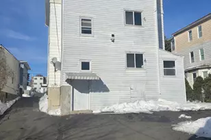 376 Broad St, New Britain, CT 06053 - Photo 3