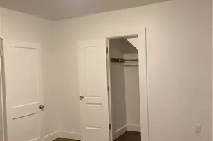 31 Winthrop St, Meriden, CT 06451 - Photo 5