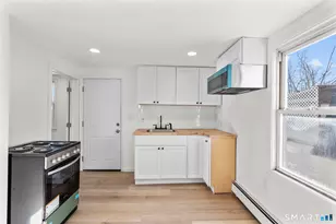 26 Mc Lean St, Hartford, CT 06114 - Photo 3