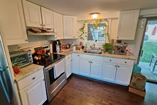 19 East St, Canton, CT 06019 - Photo 3