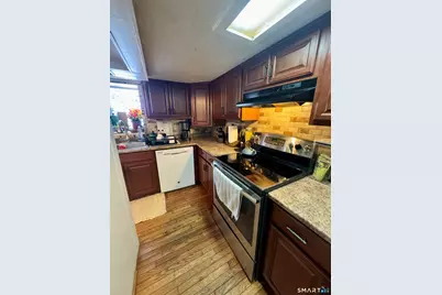 7 Dayton Street, Newtown, CT 06482 - Photo 5