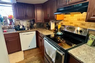 7 Dayton St, Newtown, CT 06482 - Photo 5