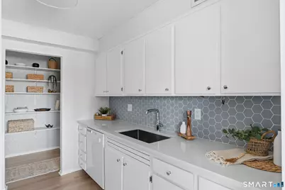 887 Farmington Avenue #4E, West Hartford, CT 06119 - Photo 31