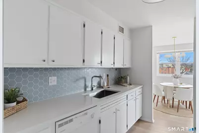 887 Farmington Avenue #4E, West Hartford, CT 06119 - Photo 33