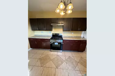 817 Albany Avenue, Hartford, CT 06112 - Photo 11