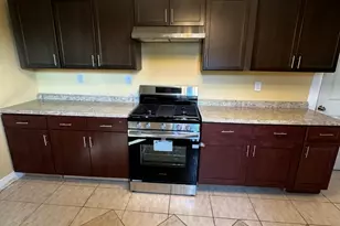 817 Albany Ave, Hartford, CT 06112 - Photo 11