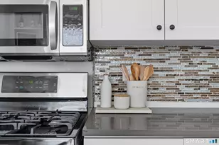 140 Frederick St, Stamford, CT 06902 - Photo 15