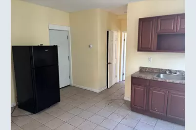 373 Blatchley Avenue, New Haven, CT 06513 - Photo 9